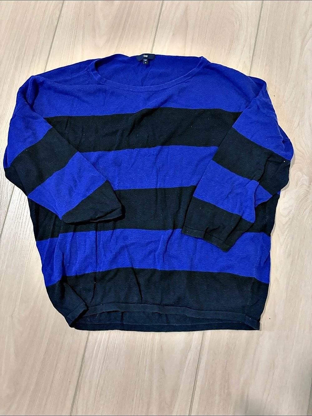 Gap Striped Sweater in Blue & Black Size Small
